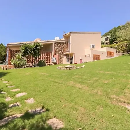 Ada Βίλα Villasimius